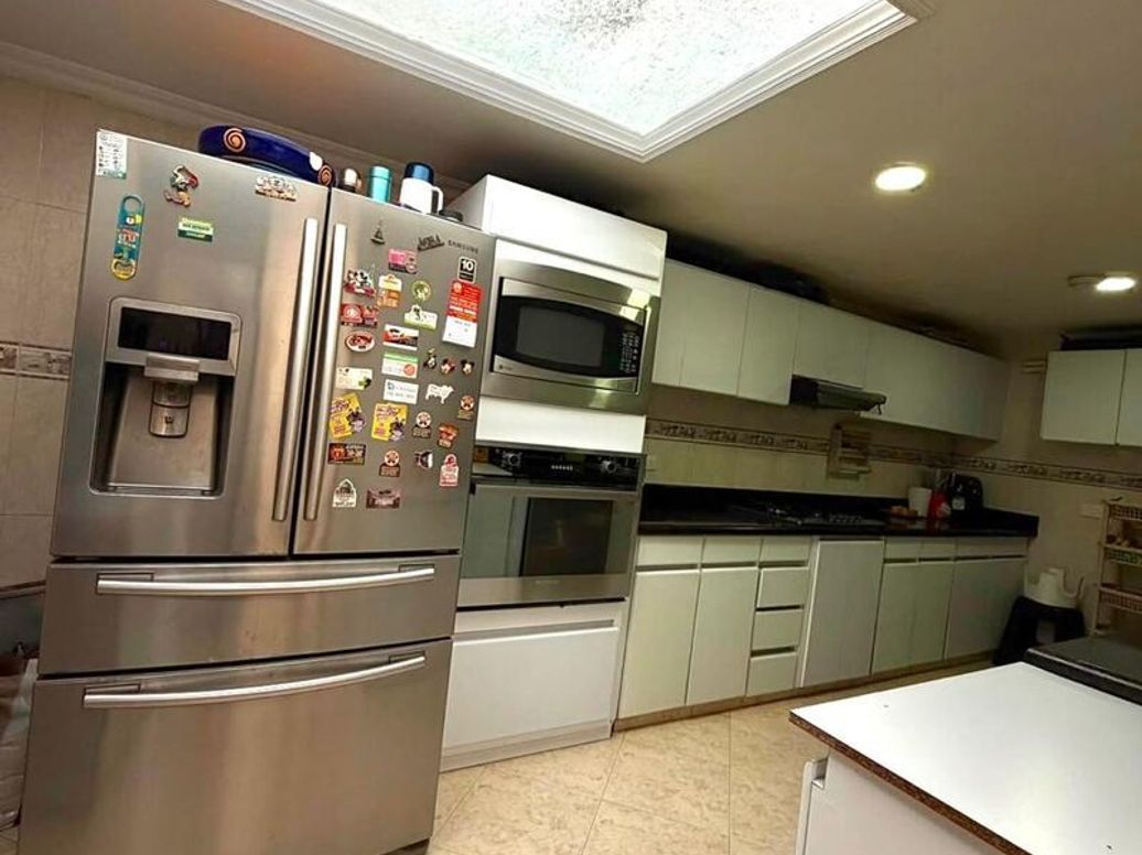 Casa de 4 alcobas en venta en Cr El Cerezal De San Luis, Bogotá, 204 m² · foto 2 de 20