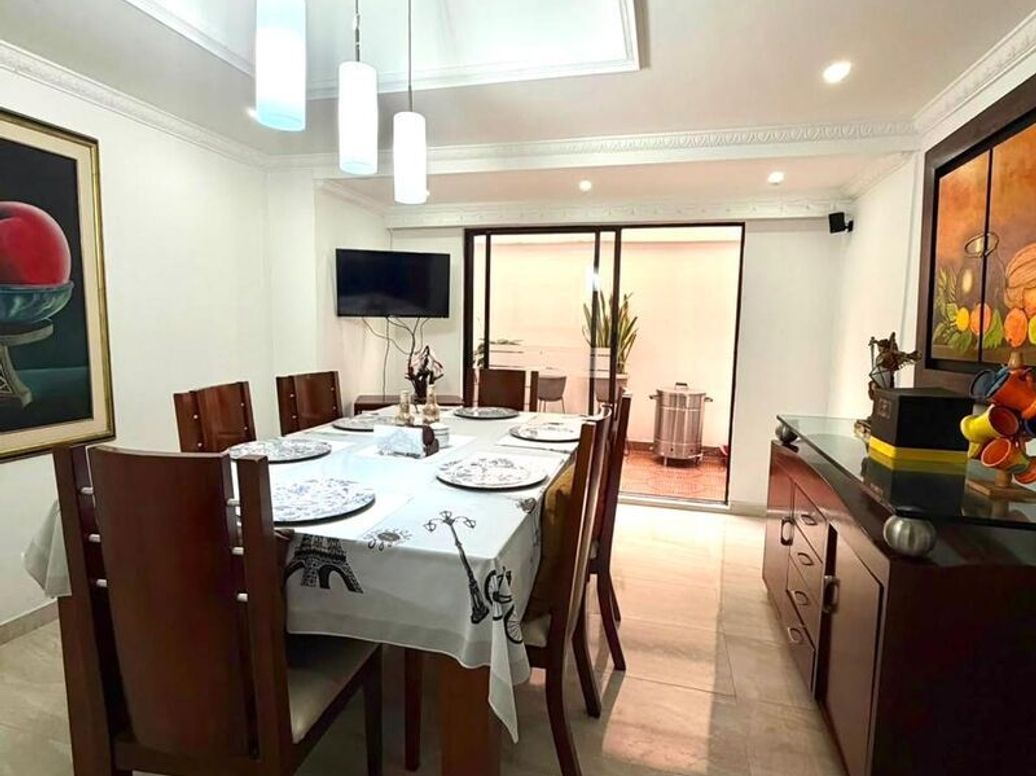Casa de 4 alcobas en venta en Cr El Cerezal De San Luis, Bogotá, 204 m² · foto 5 de 20