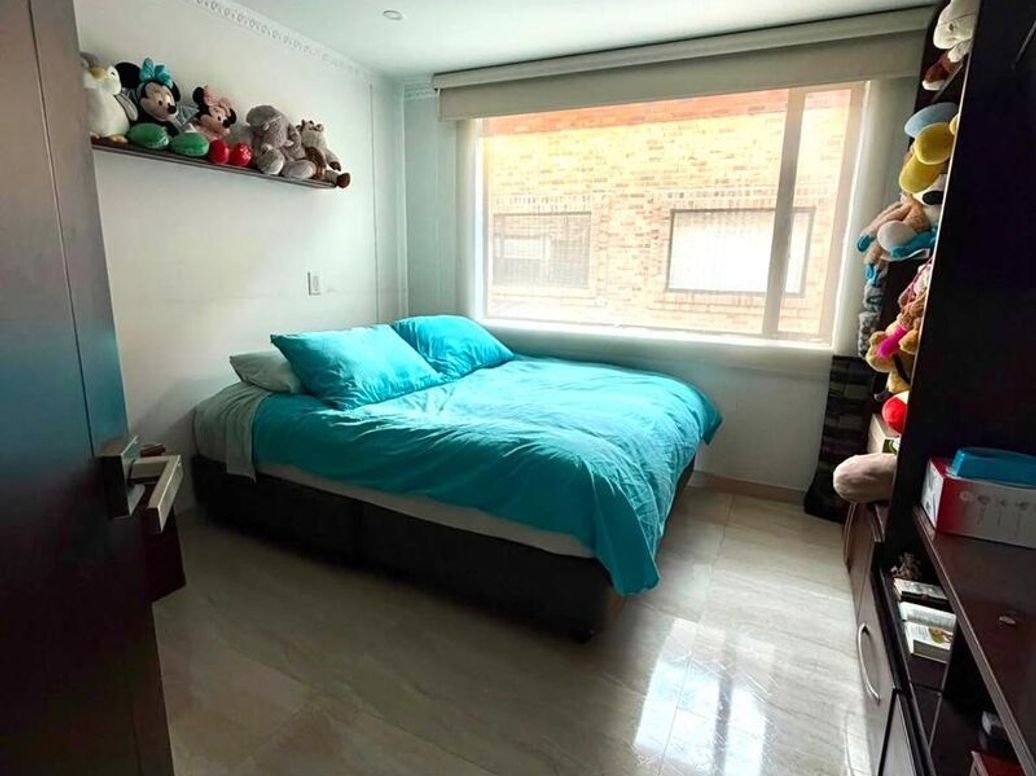 Casa de 4 alcobas en venta en Cr El Cerezal De San Luis, Bogotá, 204 m² · foto 10 de 20
