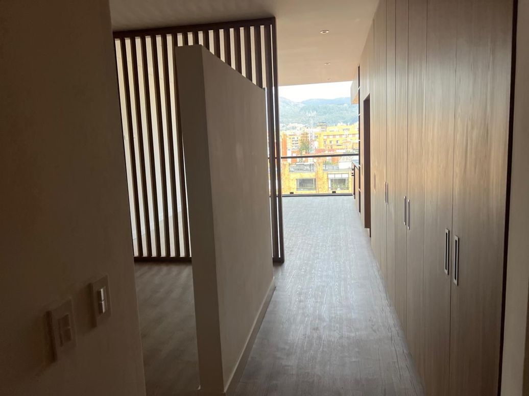 Apartamento de 1 alcoba en venta en San Patricio, Bogotá, 58 m² · foto 2 de 13