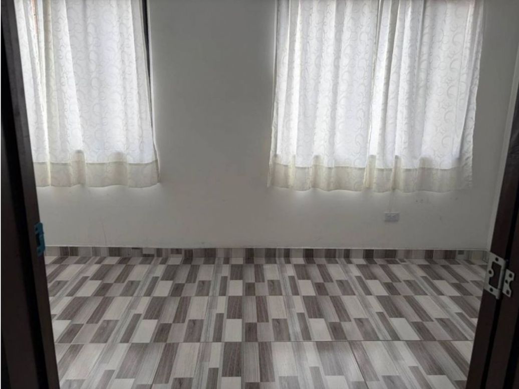 Casa de 4 alcobas en venta en Ismael Perdomo, Bogotá, 195 m² · foto 7 de 13