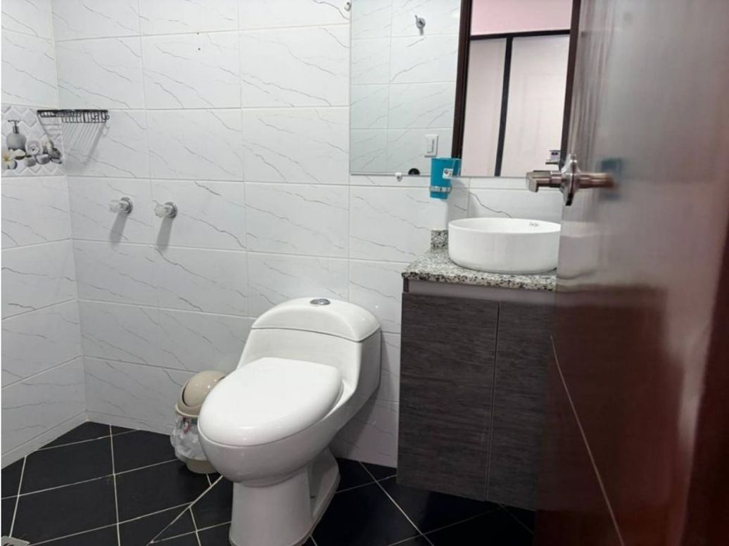 Casa de 4 alcobas en venta en Ismael Perdomo, Bogotá, 195 m² · foto 12 de 13