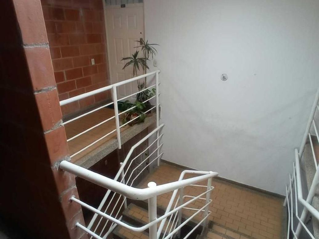 Apartamento de 3 alcobas en venta en Centro Engativa, Bogotá, 45 m² · foto 2 de 20