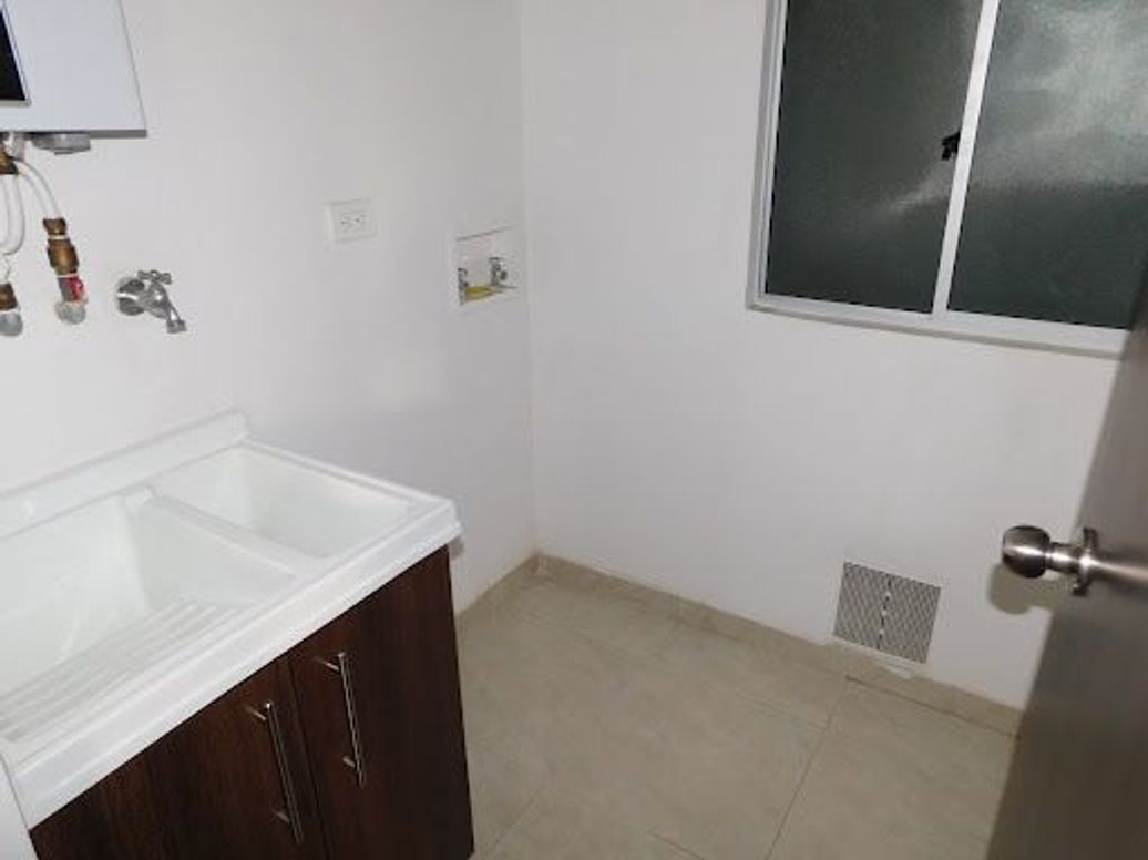 Apartamento de 3 alcobas en venta en Nueva Castilla, Bogotá, 64 m² · foto 13 de 18
