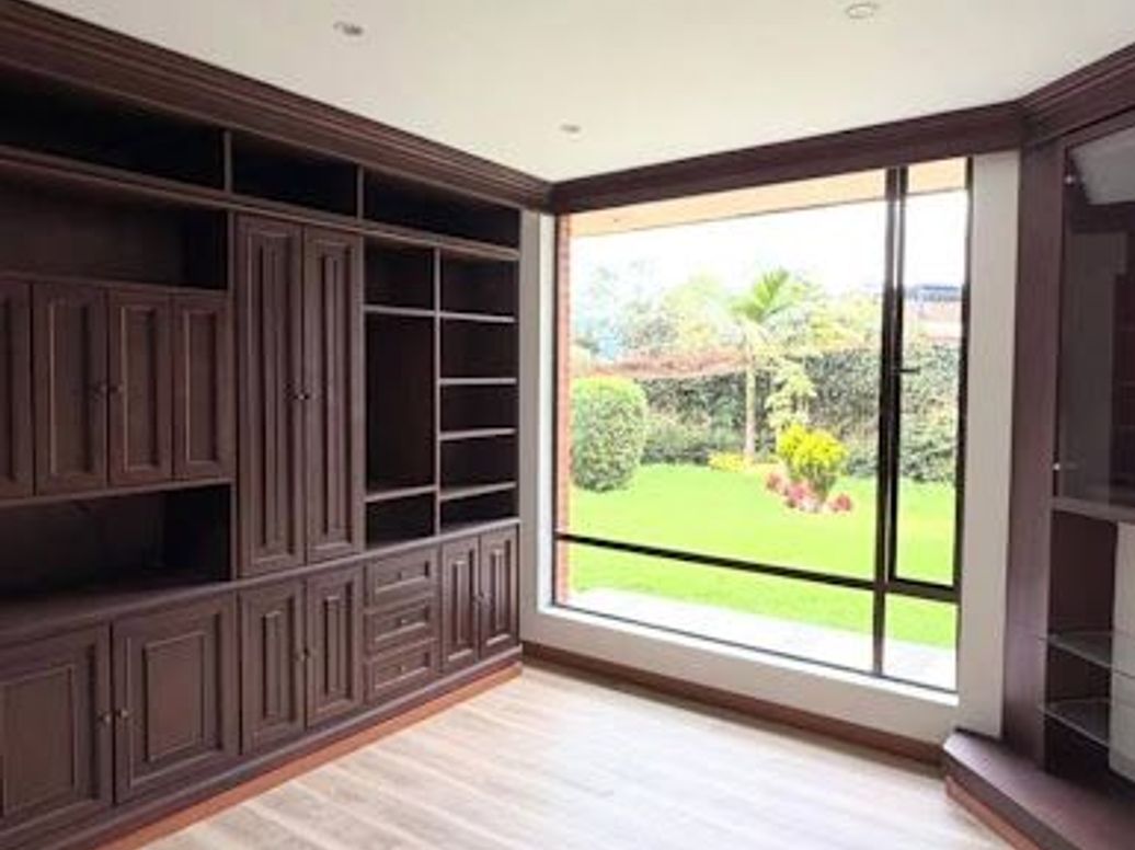 Casa de 3 alcobas en venta en Guaymaral, Bogotá, 323 m² · foto 7 de 16