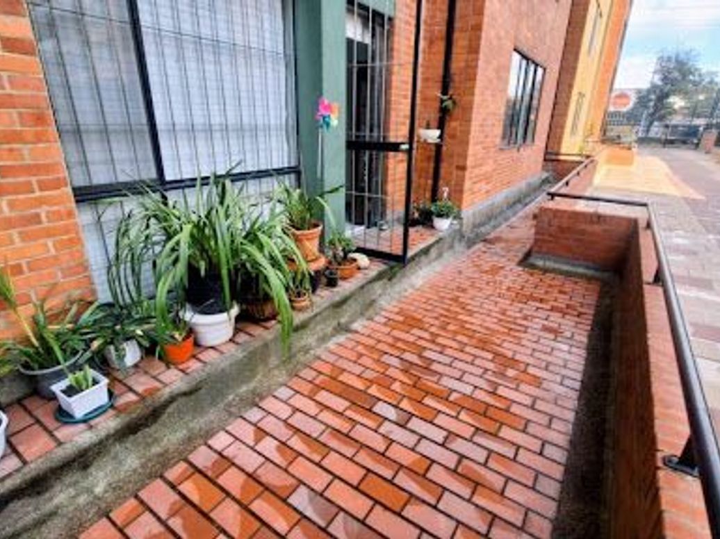 Apartamento de 3 alcobas en venta en Hayuelos, Bogotá, 84 m² · foto 4 de 20