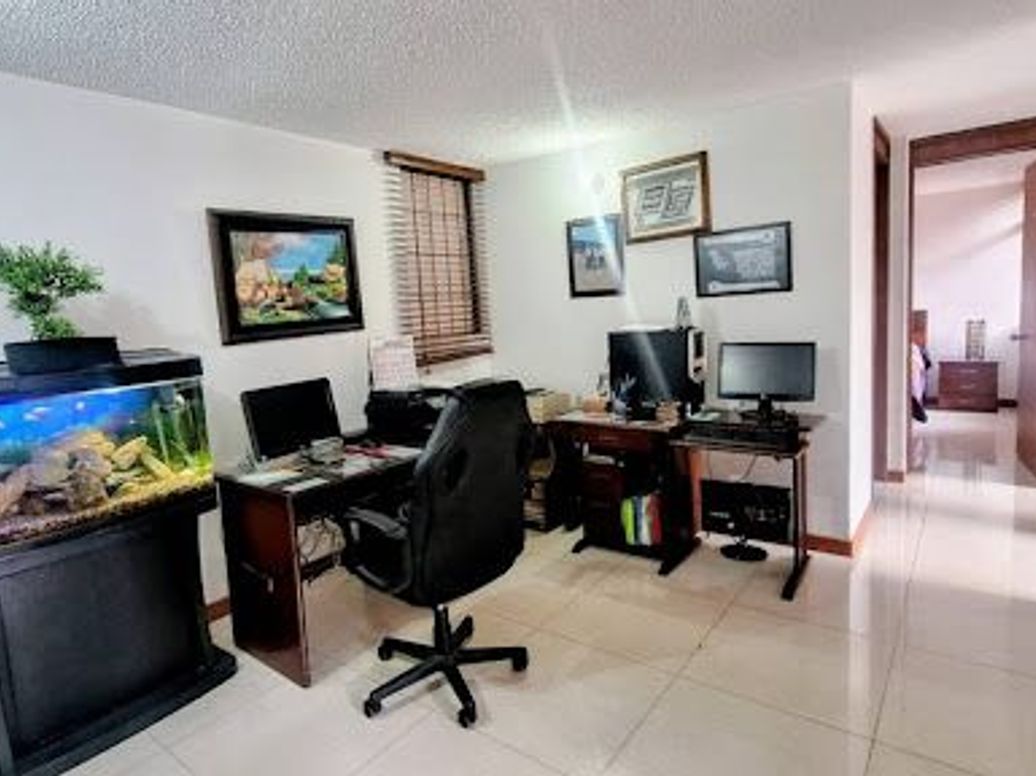 Apartamento de 3 alcobas en venta en Hayuelos, Bogotá, 84 m² · foto 8 de 20