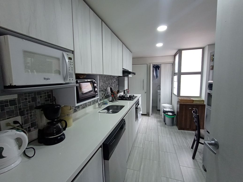Apartamento de 2 alcobas en venta en Chico Norte Et. Ii, Bogotá, 118 m² · foto 5 de 18