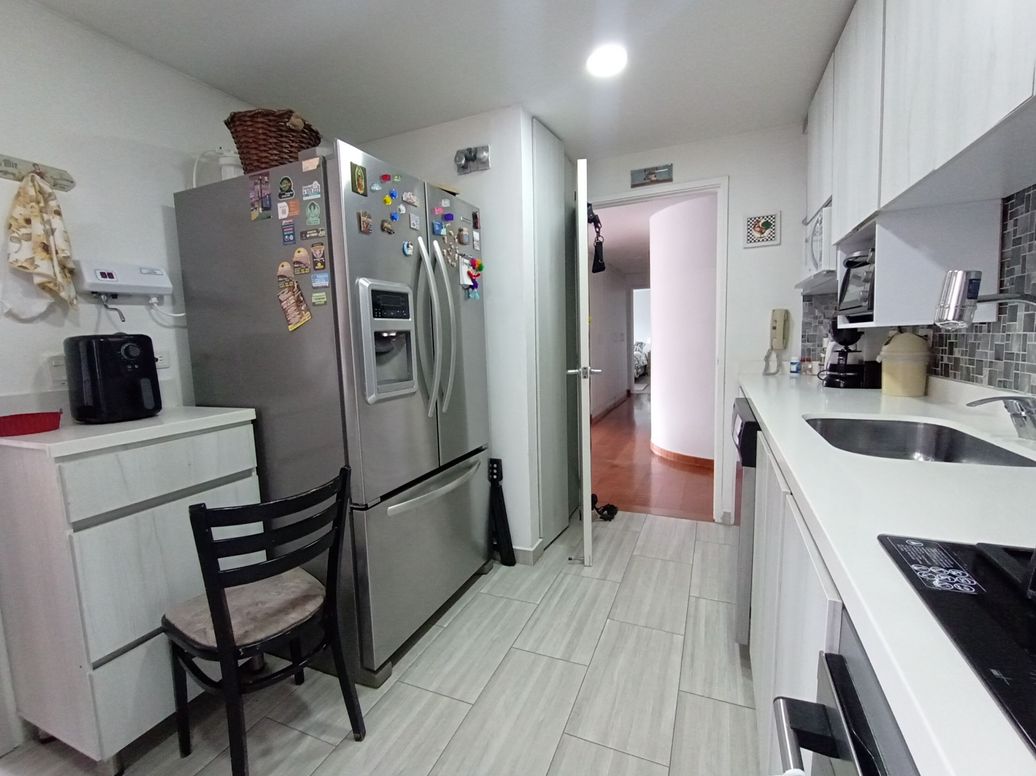 Apartamento de 2 alcobas en venta en Chico Norte Et. Ii, Bogotá, 118 m² · foto 6 de 18