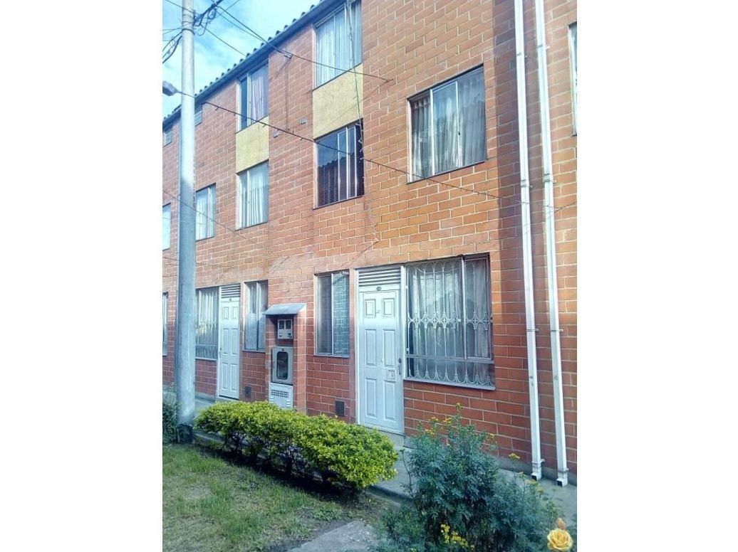 Casa de 3 alcobas en venta en Tierra Buena, Bogotá, 64 m² · foto 3 de 13