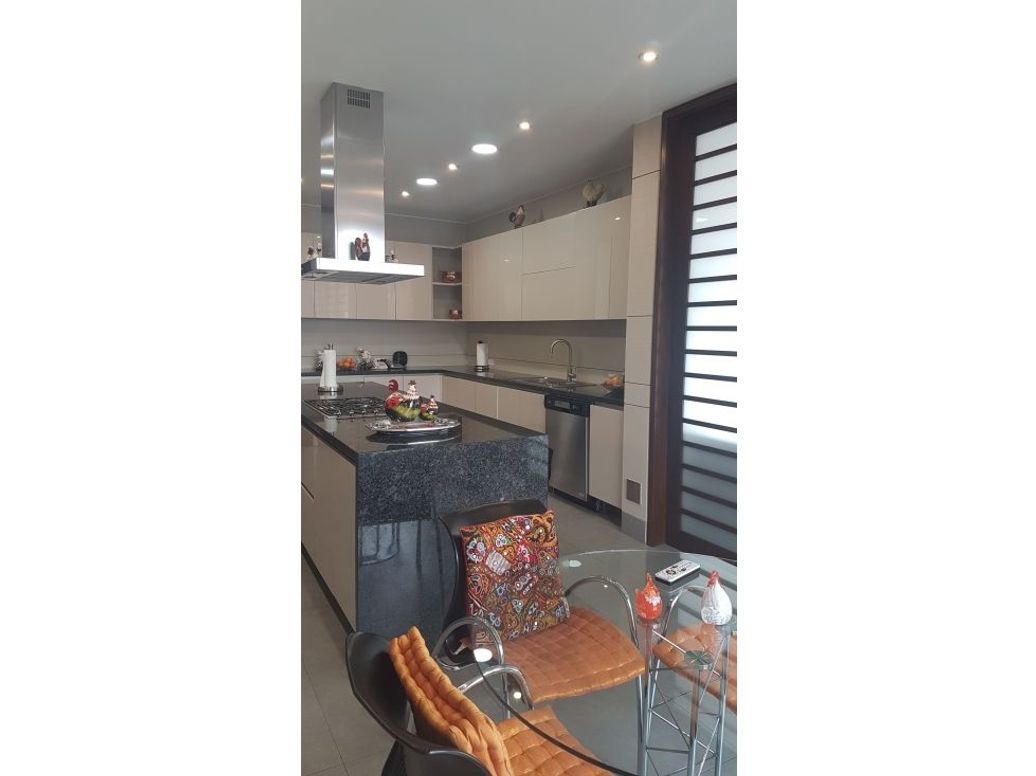 Apartamento de 4 alcobas en venta en El Refugio, Bogotá, 365 m² · foto 6 de 20