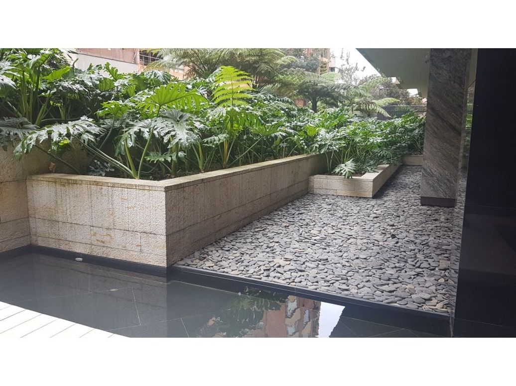 Apartamento de 4 alcobas en venta en El Refugio, Bogotá, 365 m² · foto 2 de 20