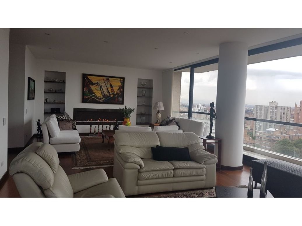 Apartamento de 4 alcobas en venta en El Refugio, Bogotá, 365 m² · foto 9 de 20