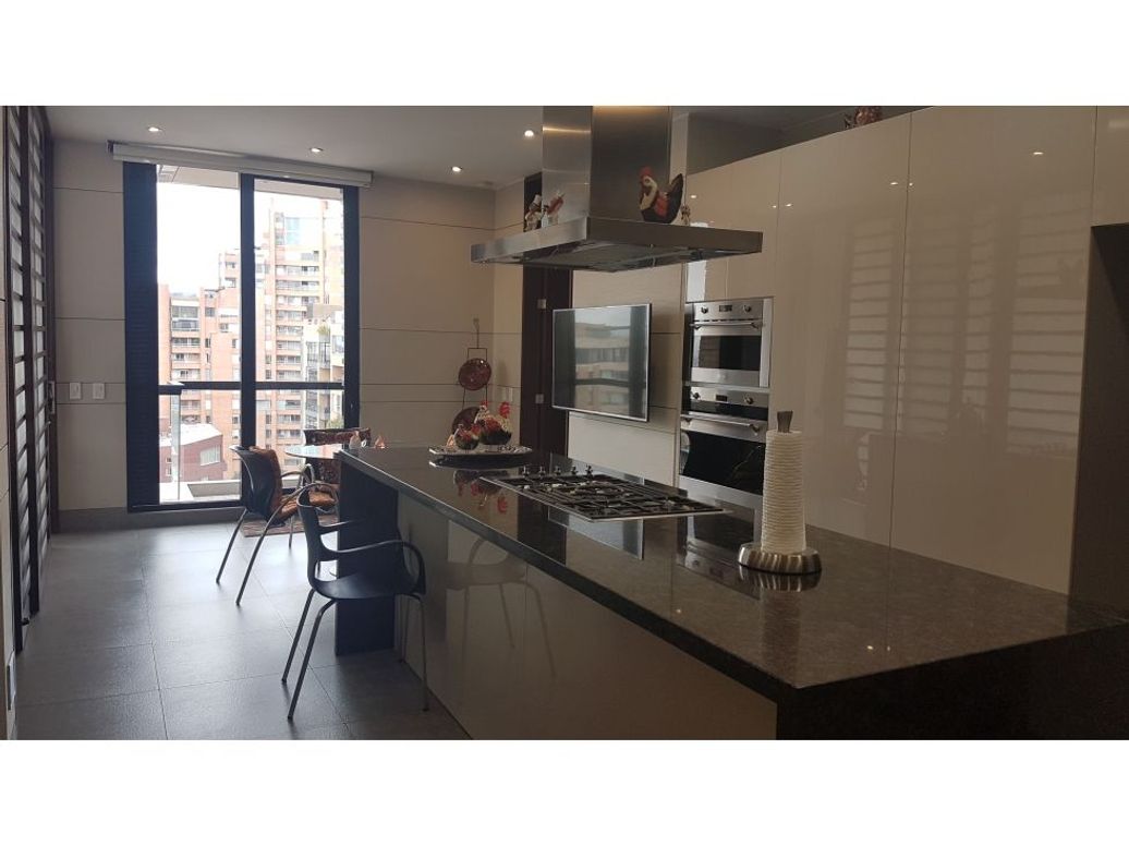 Apartamento de 4 alcobas en venta en El Refugio, Bogotá, 365 m² · foto 14 de 20