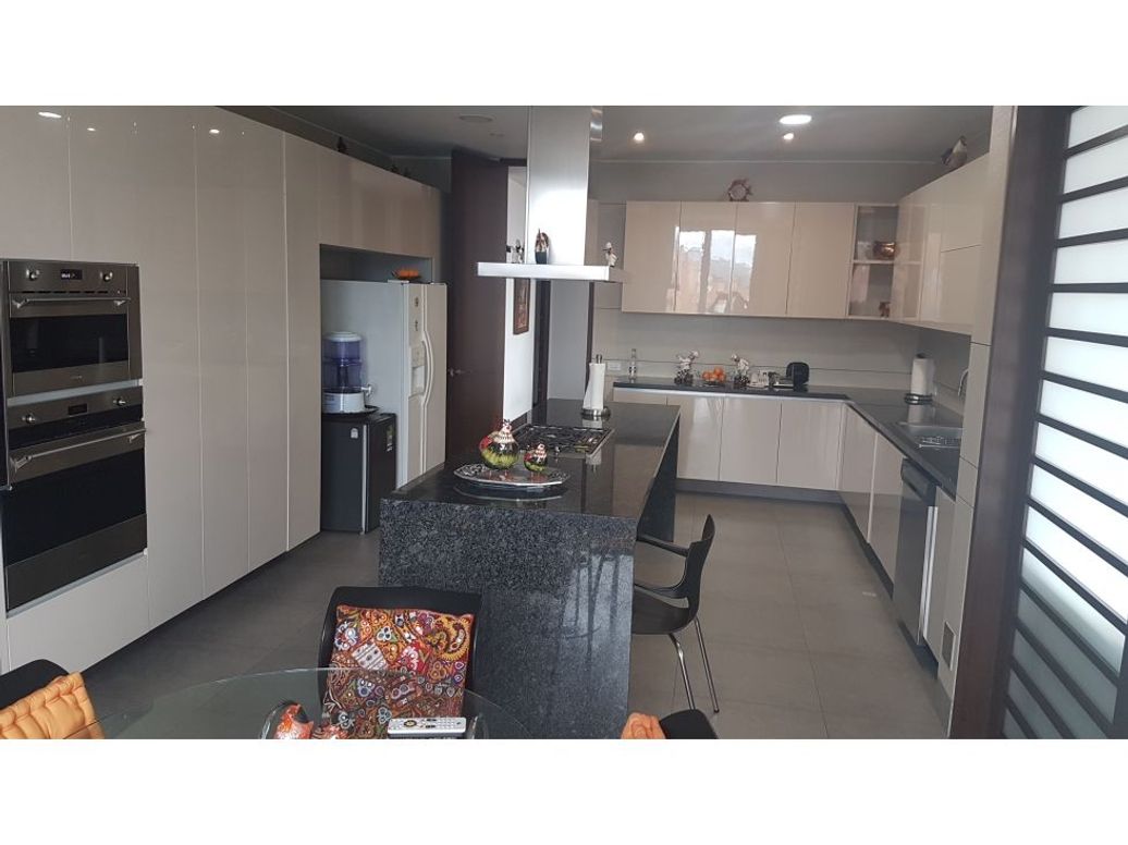 Apartamento de 4 alcobas en venta en El Refugio, Bogotá, 365 m² · foto 13 de 20
