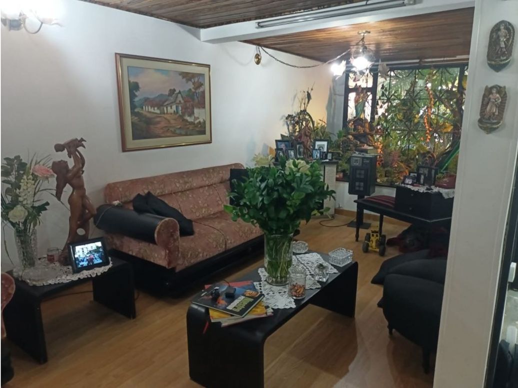 Casa de 4 alcobas en venta en Villa Claudia, Bogotá, 228 m² · foto 5 de 20