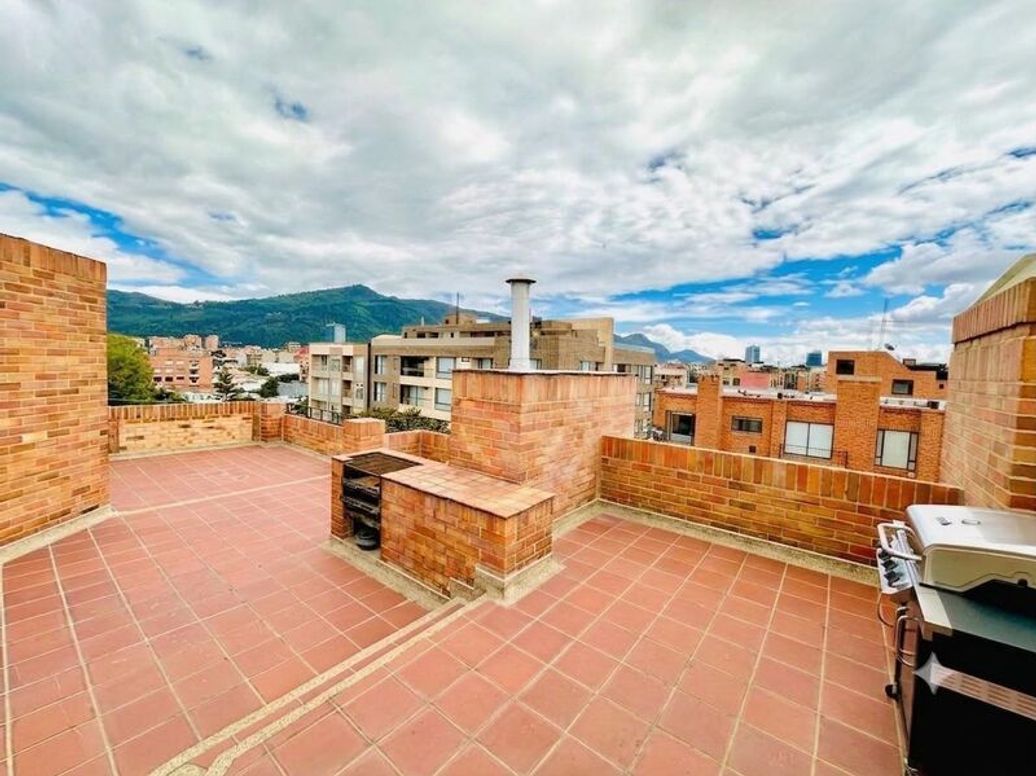 Apartamento de 5 alcobas en venta en San Patricio, Bogotá, 378 m² · foto 4 de 5