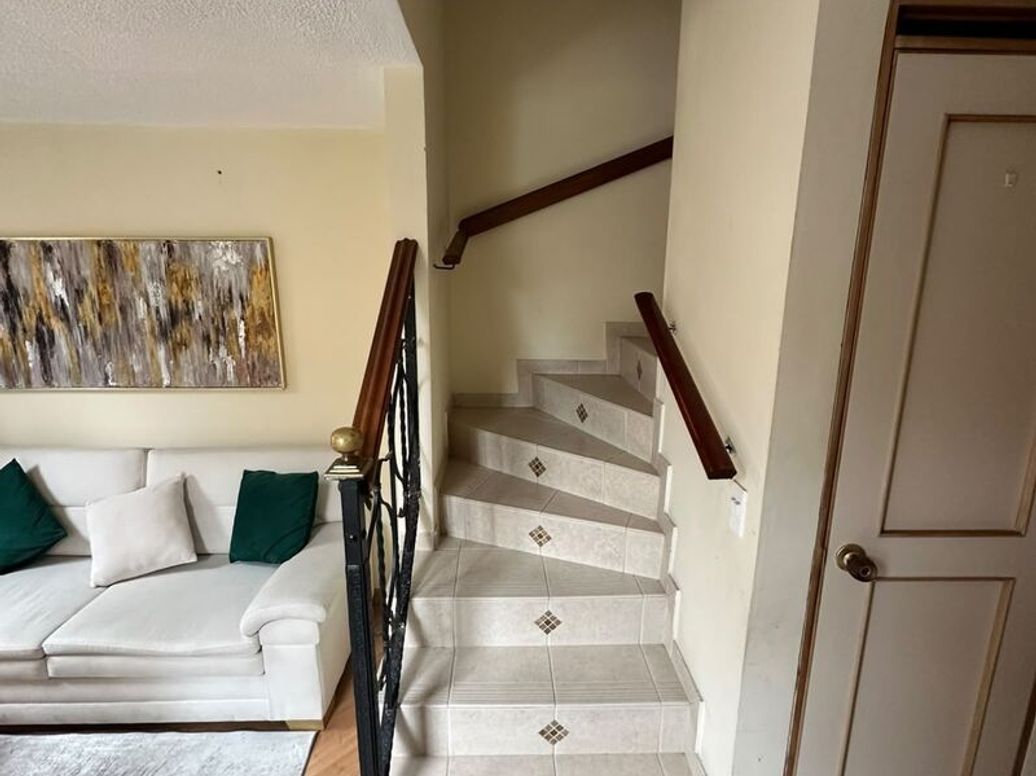 Casa de 4 alcobas en venta en Cr Quintas De Santa Barbara Et. Iv, Bogotá, 97 m² · foto 6 de 16