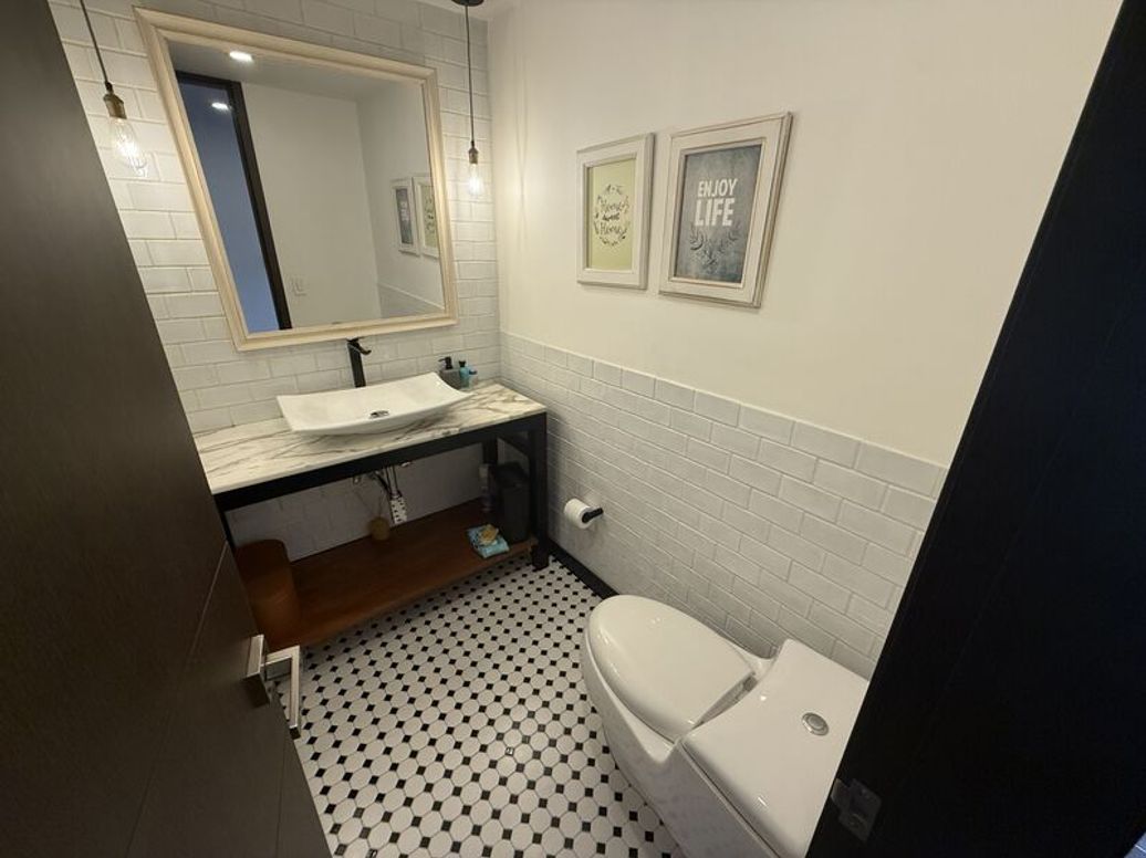 Apartamento de 3 alcobas en venta en Santa Barbara Central, Bogotá, 126 m² · foto 6 de 14