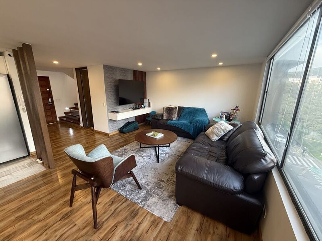 Apartamento de 3 alcobas en venta en Santa Barbara Central, Bogotá, 126 m² · foto 5 de 14