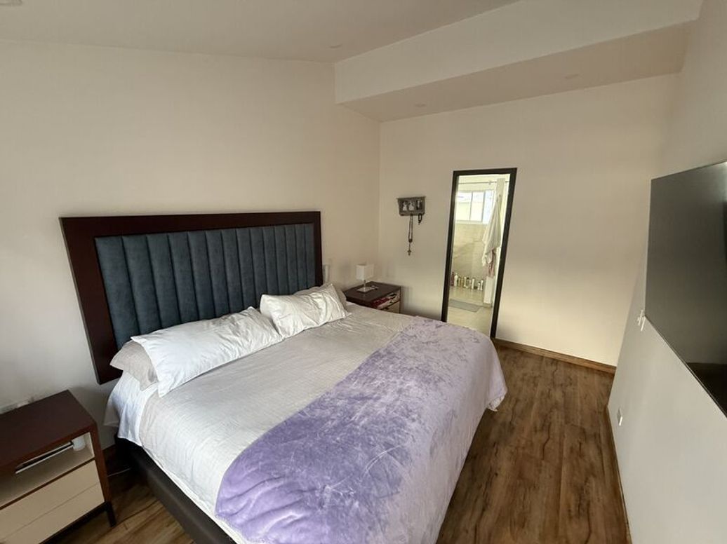 Apartamento de 3 alcobas en venta en Santa Barbara Central, Bogotá, 126 m² · foto 13 de 14