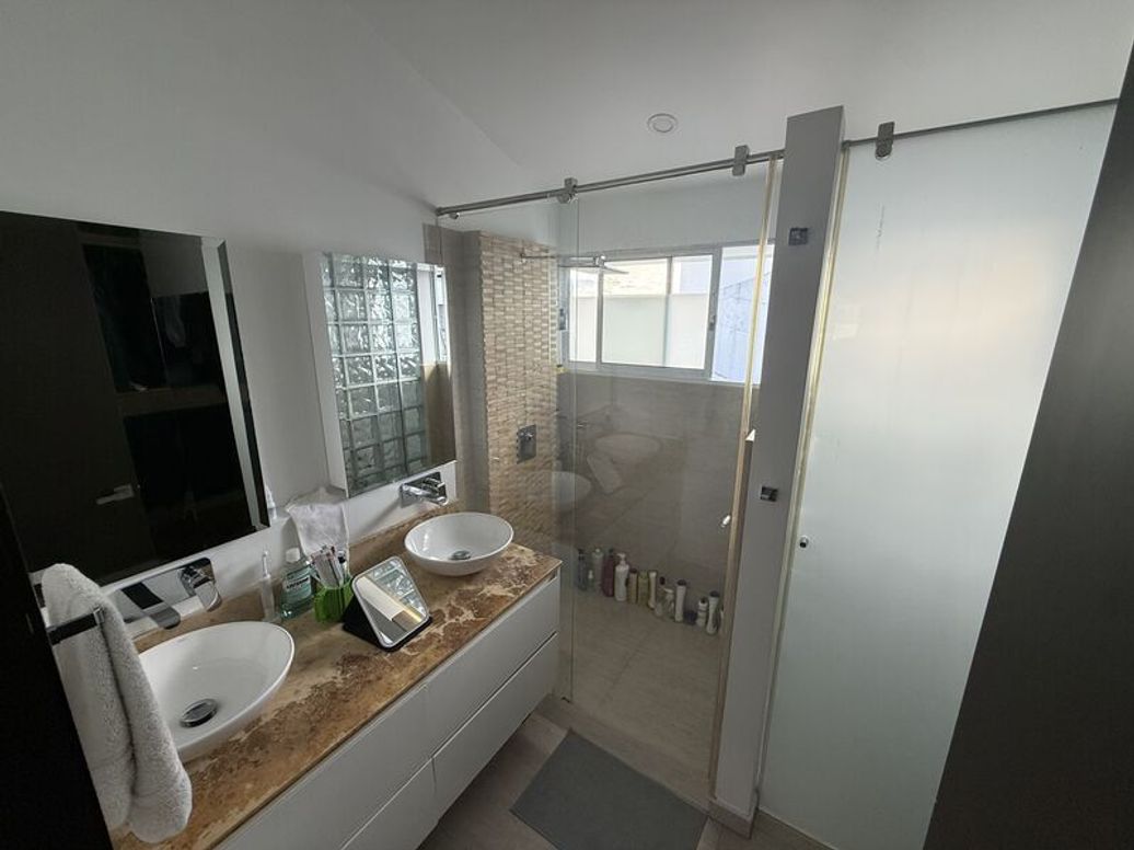 Apartamento de 3 alcobas en venta en Santa Barbara Central, Bogotá, 126 m² · foto 14 de 14