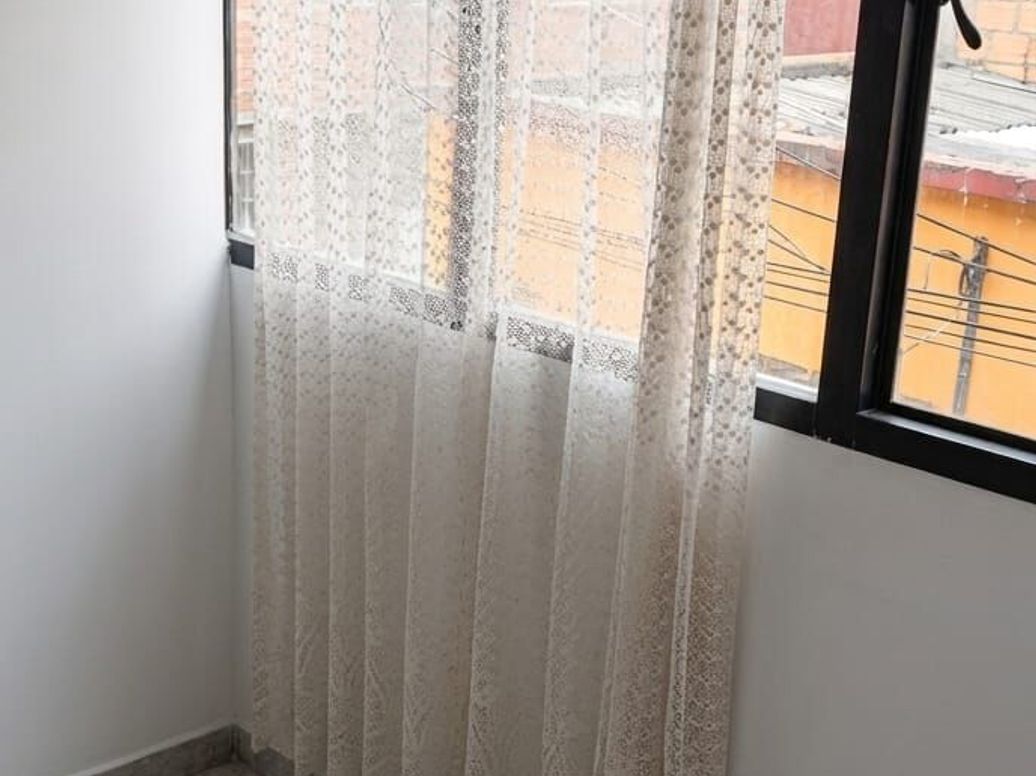 Casa de 6 alcobas en venta en La Gaitana, Bogotá, 216 m² · foto 3 de 13