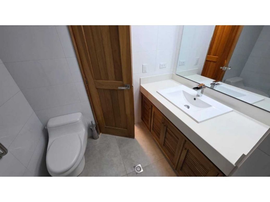 Apartamento de 3 alcobas en venta en Santa Barbara, Bogotá, 192 m² · foto 11 de 17