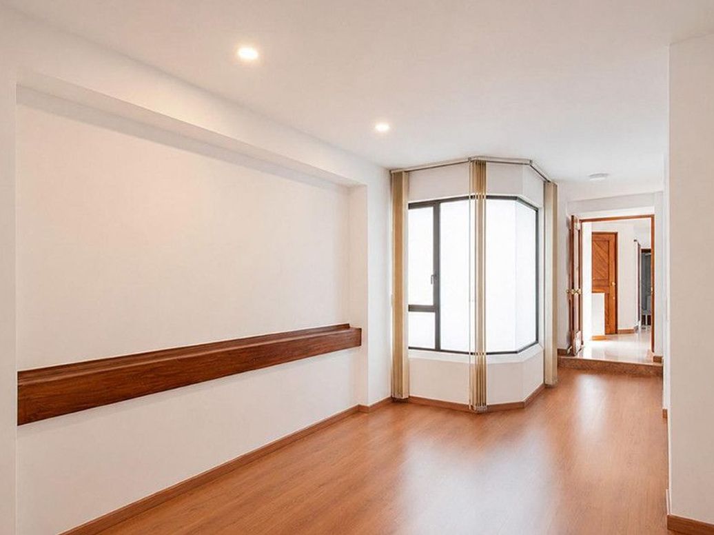 Apartamento de 3 alcobas en venta en La Carolina, Bogotá, 162 m² · foto 6 de 13