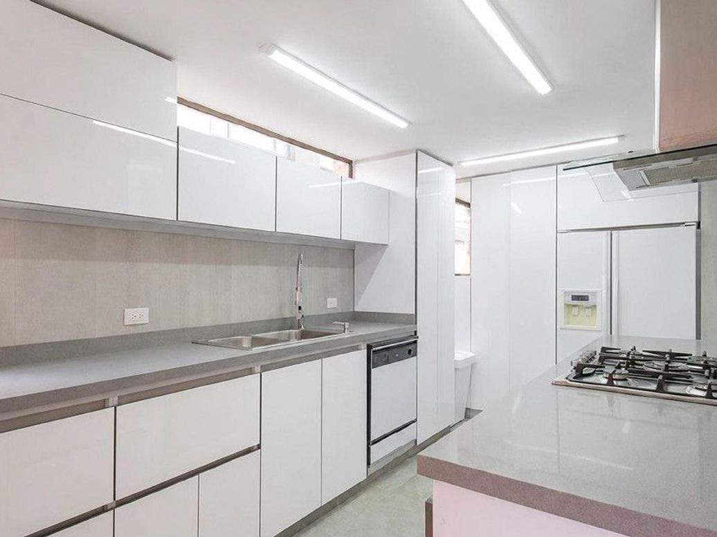 Apartamento de 3 alcobas en venta en La Carolina, Bogotá, 162 m² · foto 3 de 13