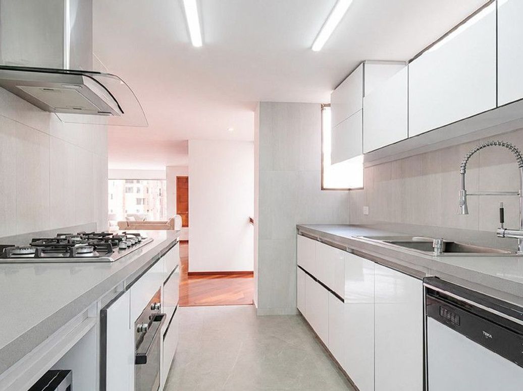 Apartamento de 3 alcobas en venta en La Carolina, Bogotá, 162 m² · foto 4 de 13