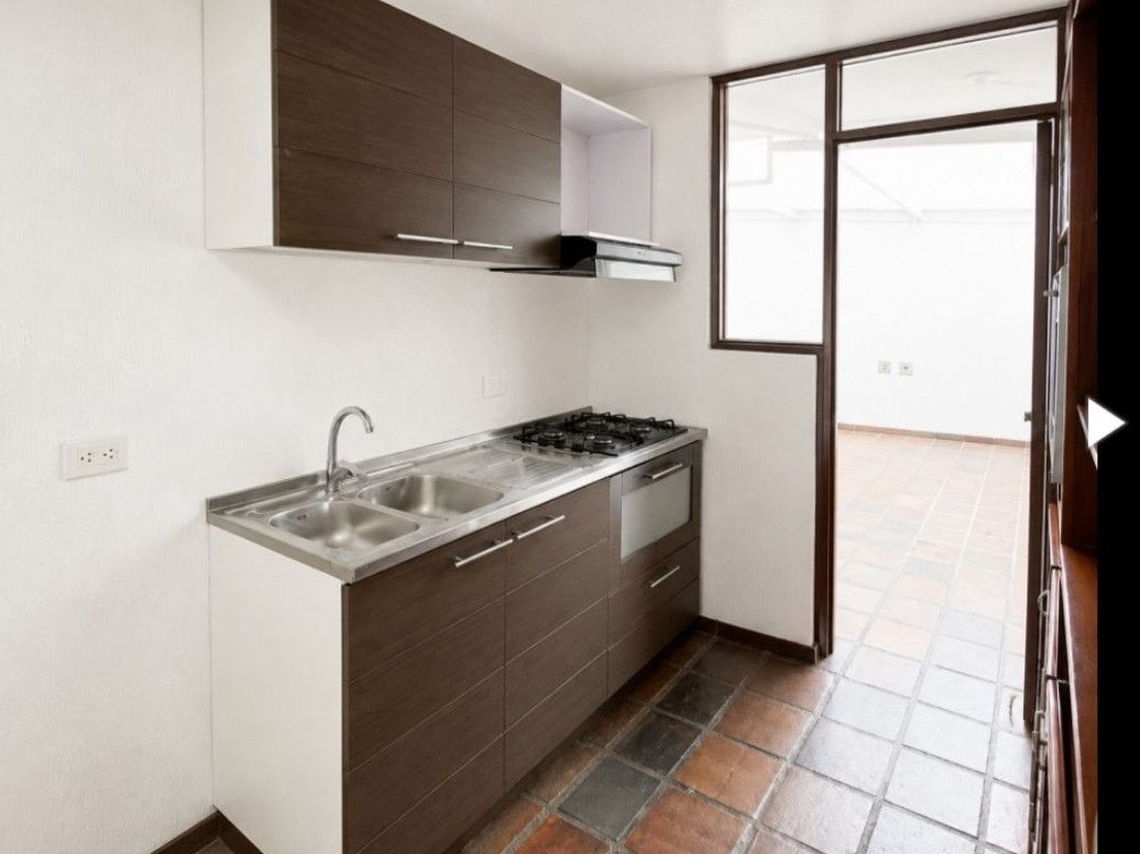 Casa de 3 alcobas en venta en Cedro Narvaez, Bogotá, 160 m² · foto 3 de 8