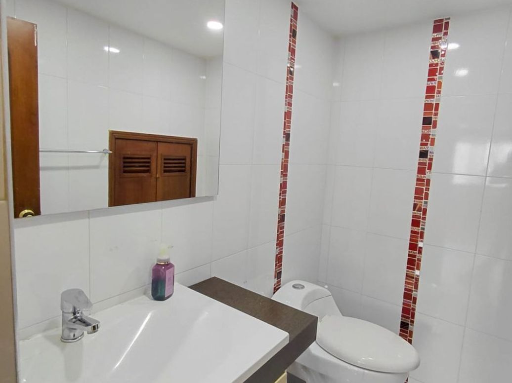 Casa de 5 alcobas en venta en Villa Del Prado, Bogotá, 186 m² · foto 3 de 20