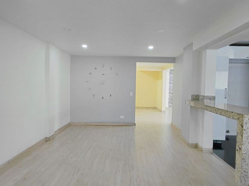 Casa de 5 alcobas en venta en Villa Del Prado, Bogotá, 186 m² · foto 5 de 20