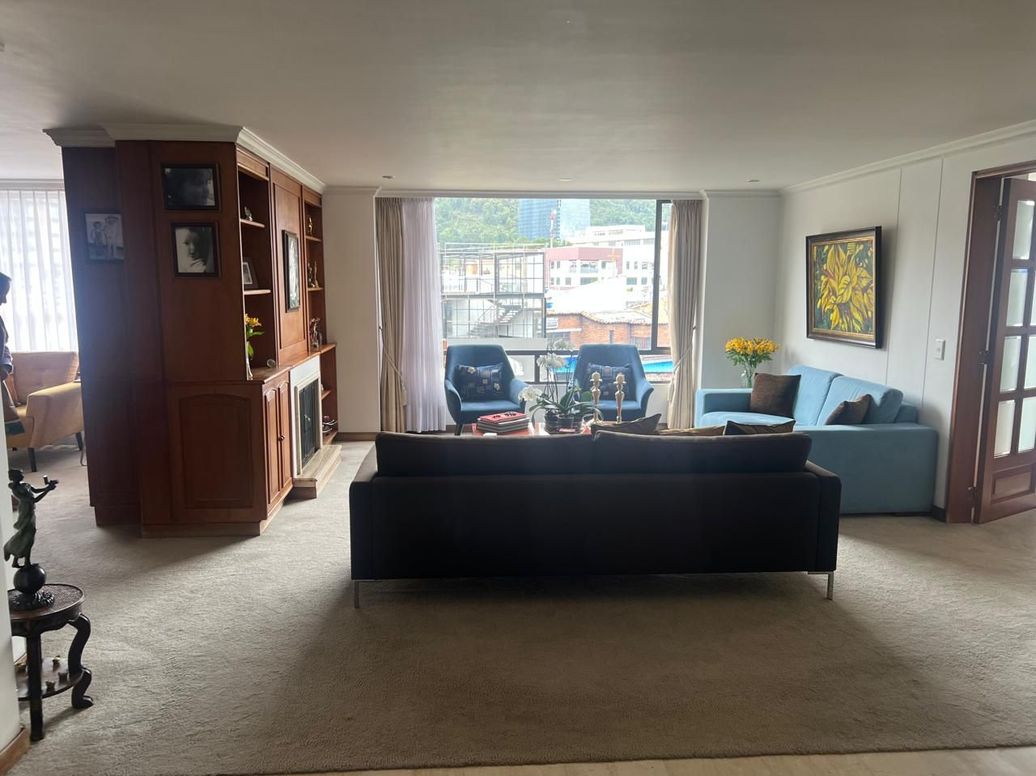 Apartamento de 3 alcobas en venta en Molinos Norte, Bogotá, 210 m² · foto 2 de 17
