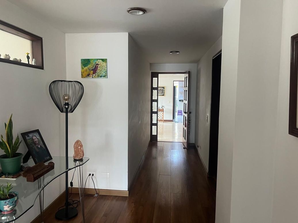 Apartamento de 3 alcobas en venta en Molinos Norte, Bogotá, 210 m² · foto 8 de 17
