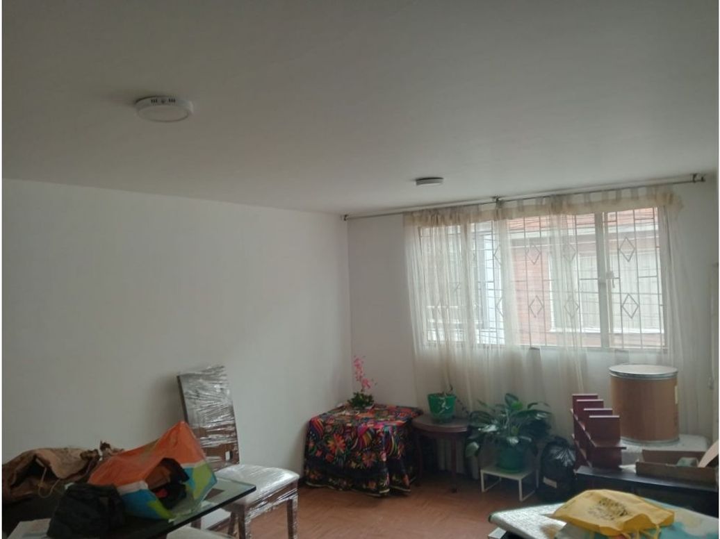 Casa de 7 alcobas en venta en Garces Navas, Bogotá, 216 m² · foto 8 de 12
