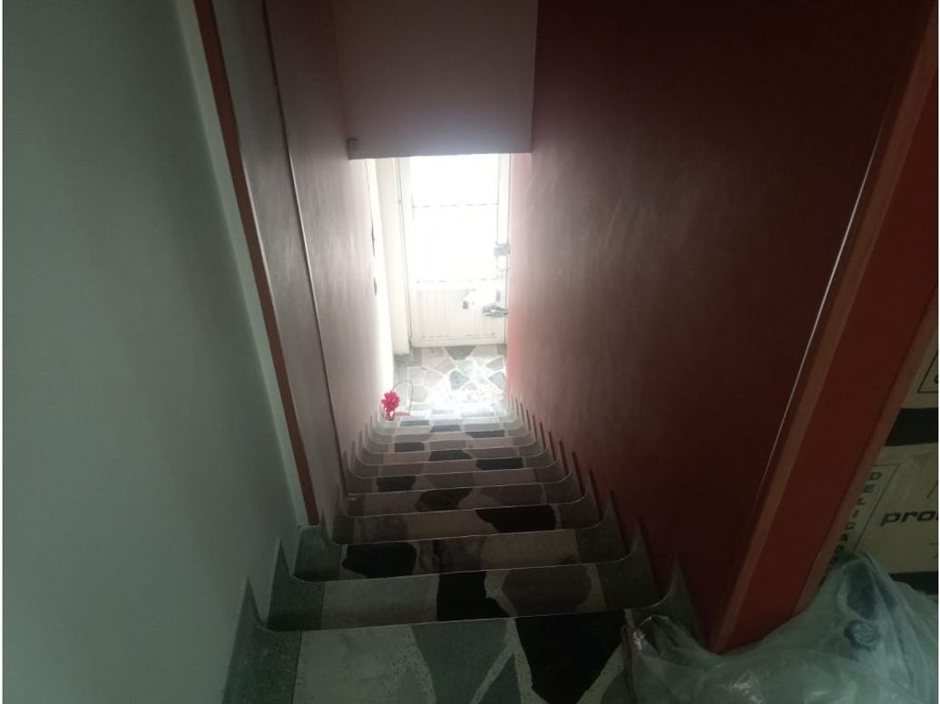 Casa de 5 alcobas en venta en Villa Gladys, Bogotá, 240 m² · foto 4 de 16