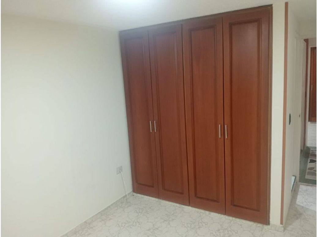 Casa de 5 alcobas en venta en Villa Gladys, Bogotá, 240 m² · foto 7 de 16