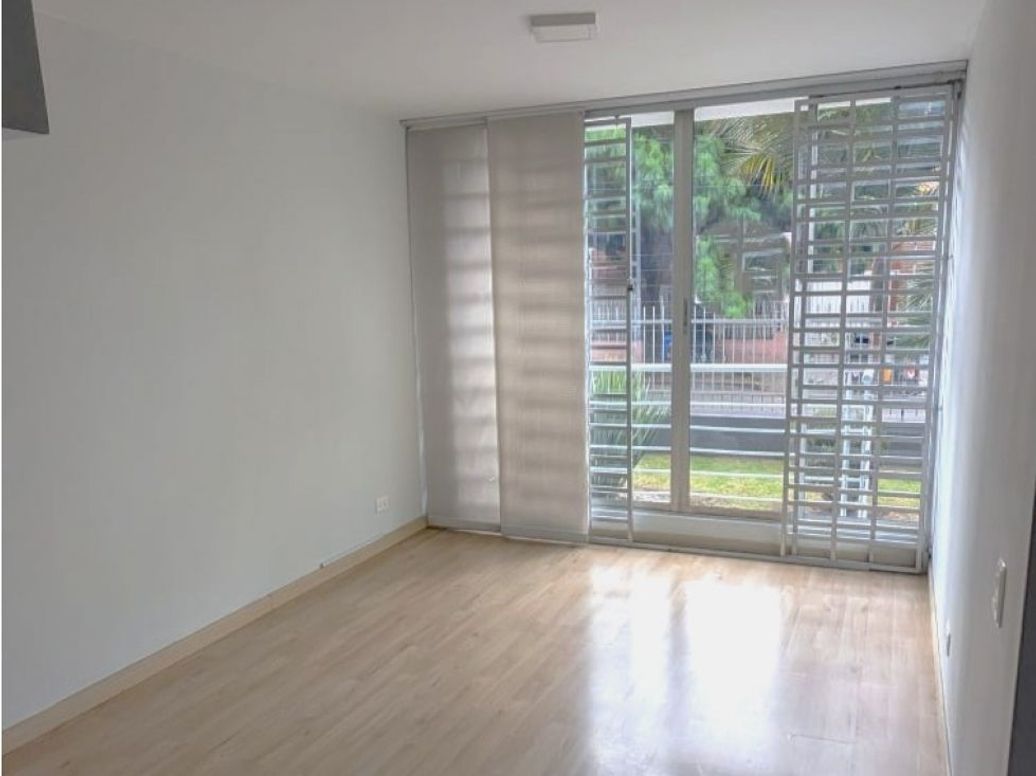 Apartamento de 2 alcobas en venta en Villemar Fontibon, Bogotá, 45 m² · foto 3 de 19