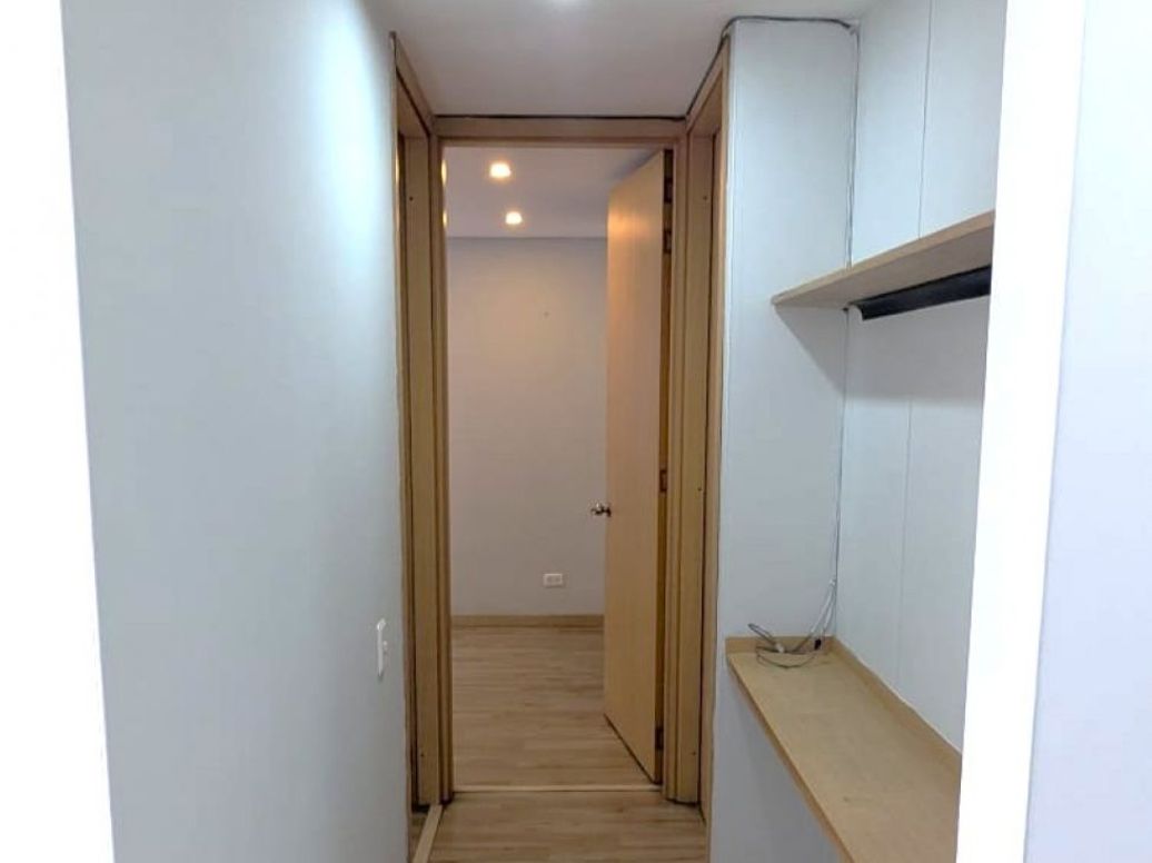 Apartamento de 2 alcobas en venta en Villemar Fontibon, Bogotá, 45 m² · foto 8 de 19