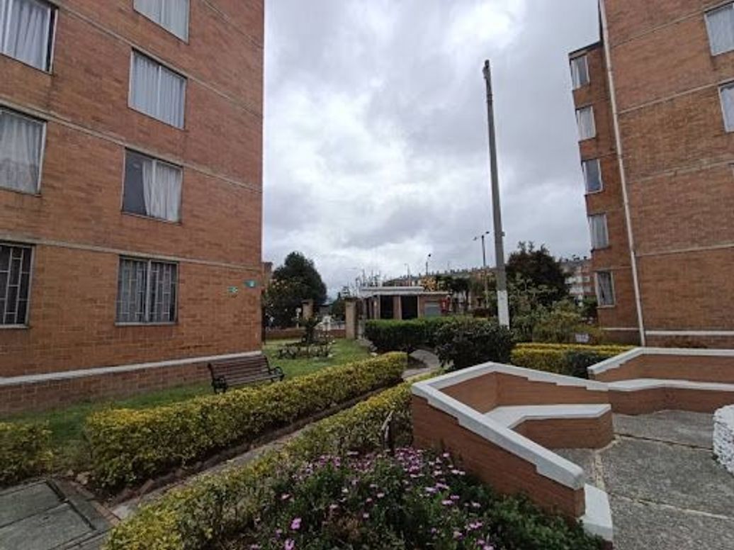 Apartamento de 2 alcobas en venta en Parque Metropolitano El Tunal, Bogotá, 60 m² · foto 2 de 20