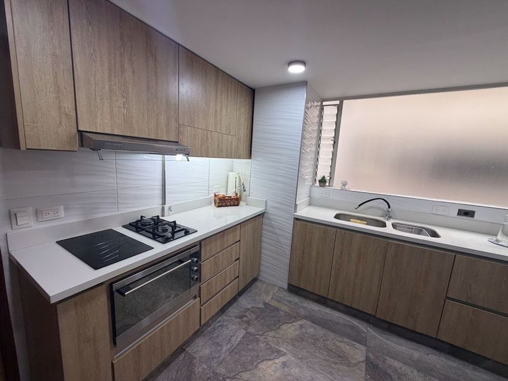Apartamento de 3 alcobas en venta en Cedro Salazar, Bogotá, 117 m² · foto 11 de 20