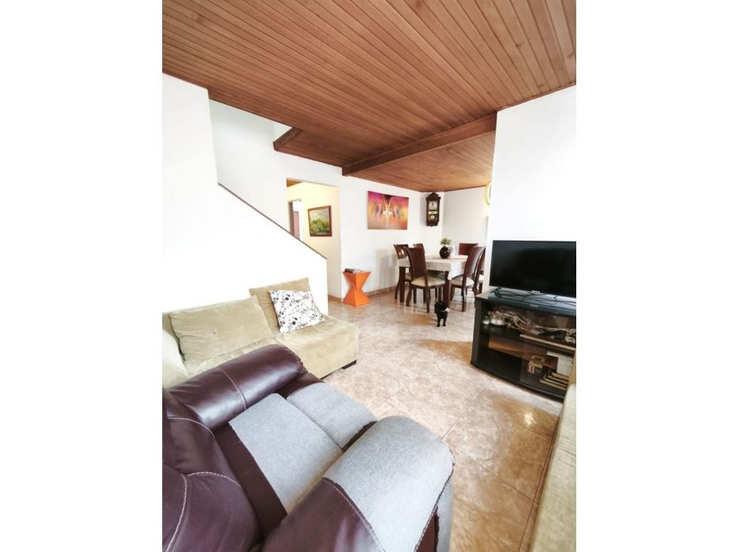 Casa de 5 alcobas en venta en El Redil, Bogotá, 72 m² · foto 7 de 20
