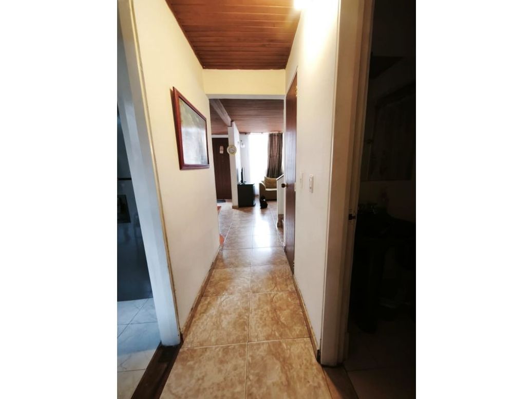 Casa de 5 alcobas en venta en El Redil, Bogotá, 72 m² · foto 13 de 20