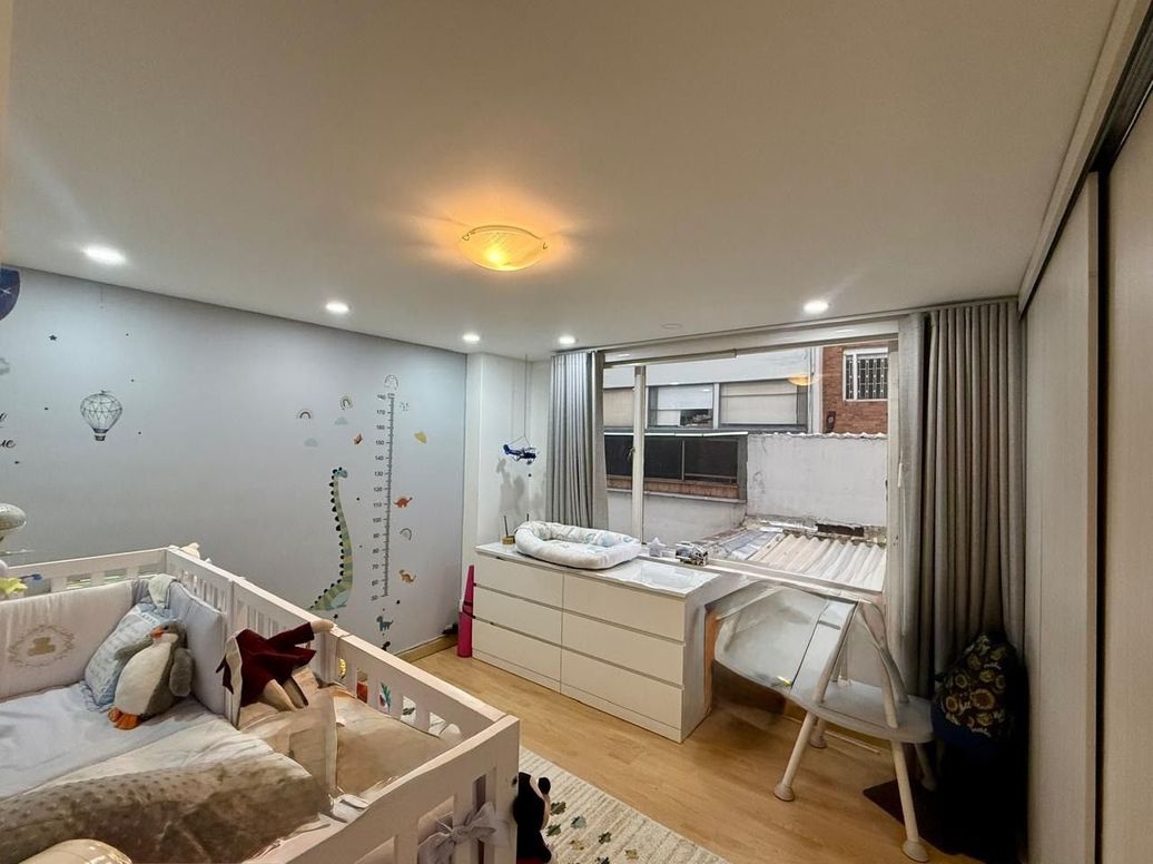 Apartamento de 2 alcobas en venta en Santa Barbara Central, Bogotá, 77 m² · foto 8 de 12