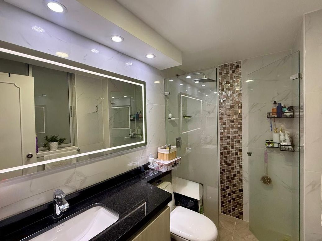 Apartamento de 2 alcobas en venta en Santa Barbara Central, Bogotá, 77 m² · foto 7 de 12