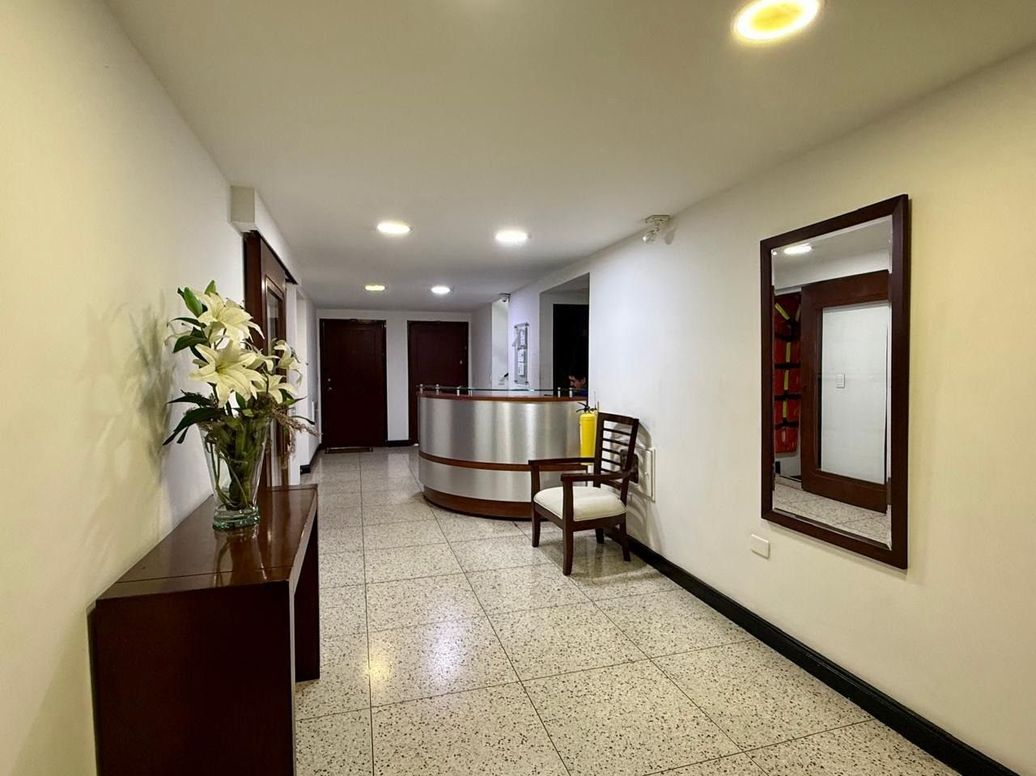 Apartamento de 2 alcobas en venta en Santa Barbara Central, Bogotá, 77 m² · foto 12 de 12