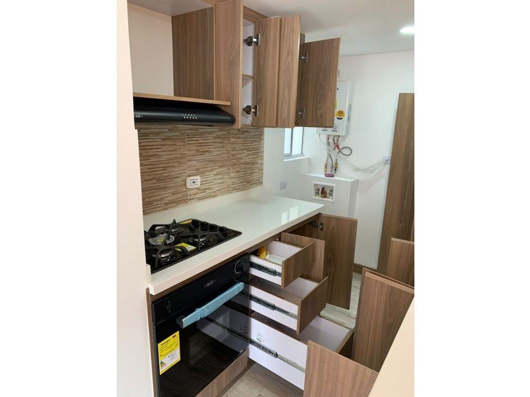 Apartamento de 2 alcobas en venta en La Felicidad, Bogotá, 46 m² · foto 2 de 14