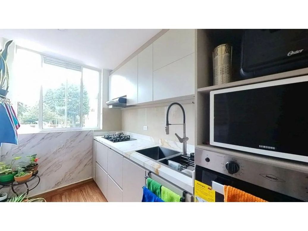 Apartamento de 3 alcobas en venta en Suba, Bogotá, 79 m² · foto 3 de 9